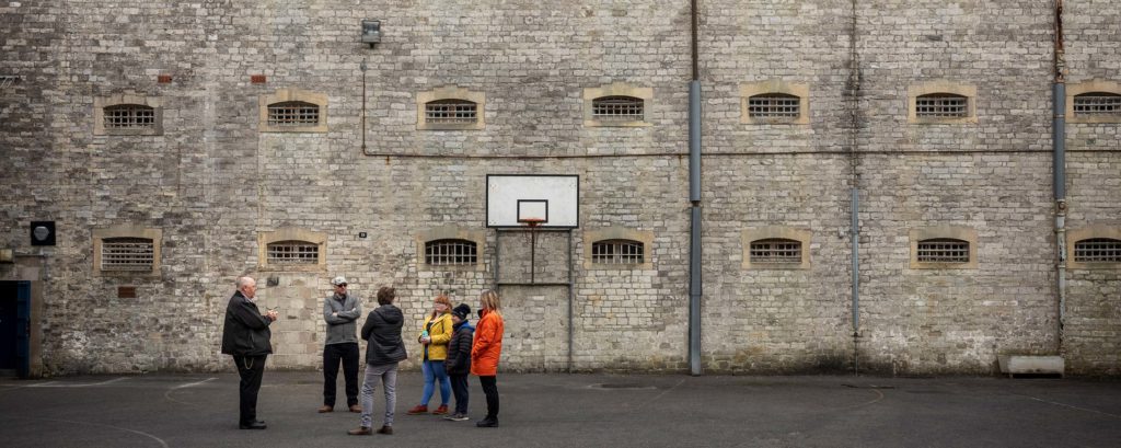 prisons to visit in london